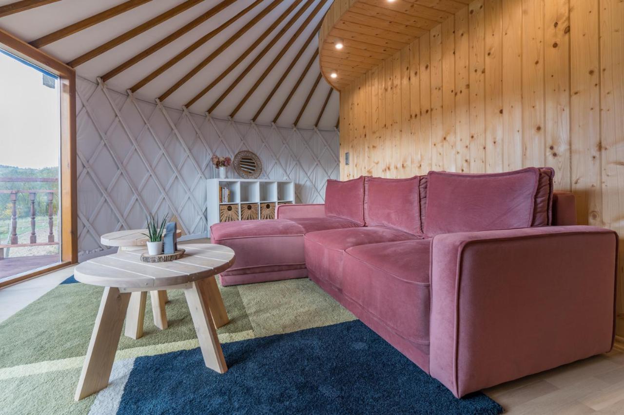 Gorski Glamping - Caloroczne Jurty Z Widokiem Tylmanowa Exterior foto