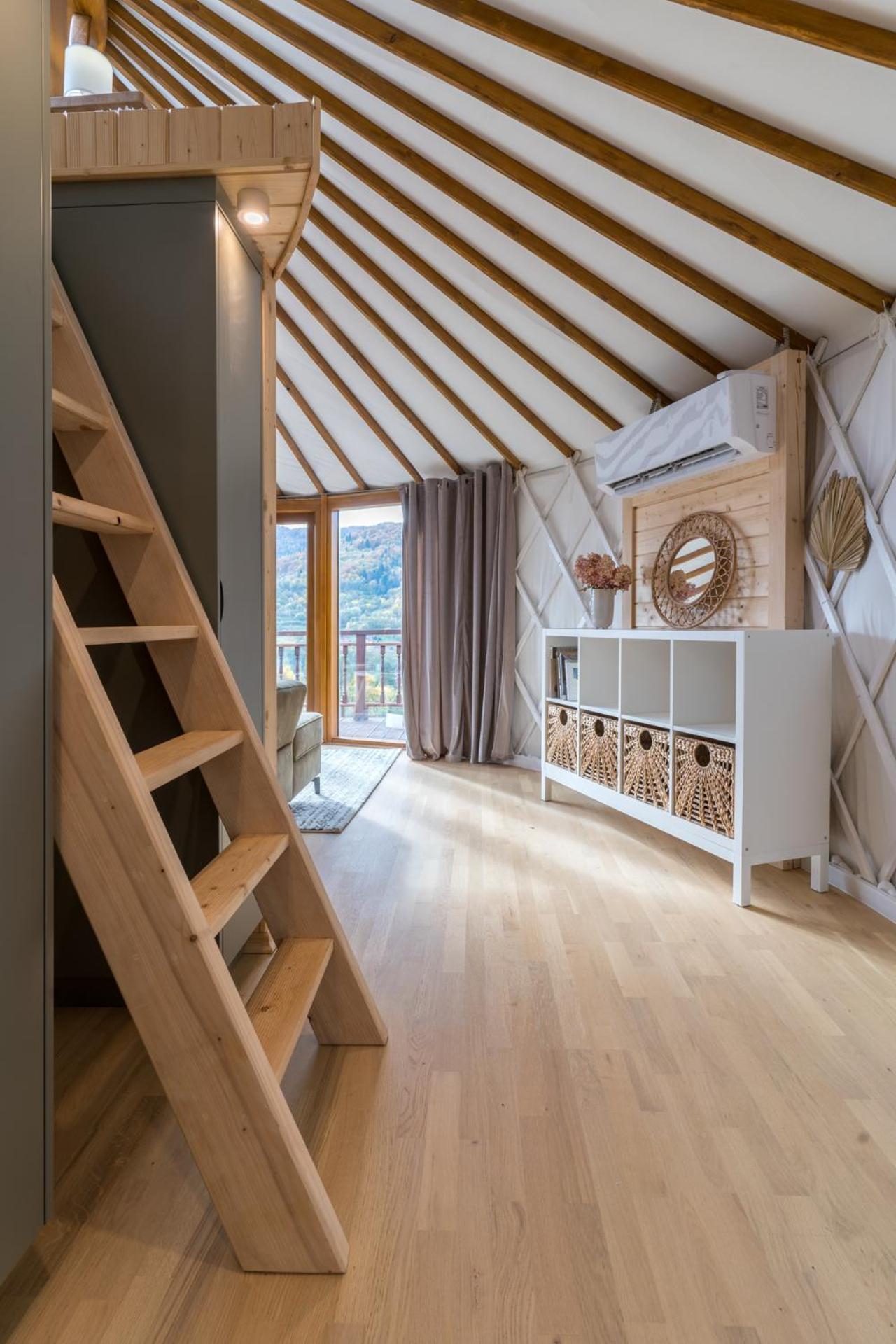 Gorski Glamping - Caloroczne Jurty Z Widokiem Tylmanowa Exterior foto