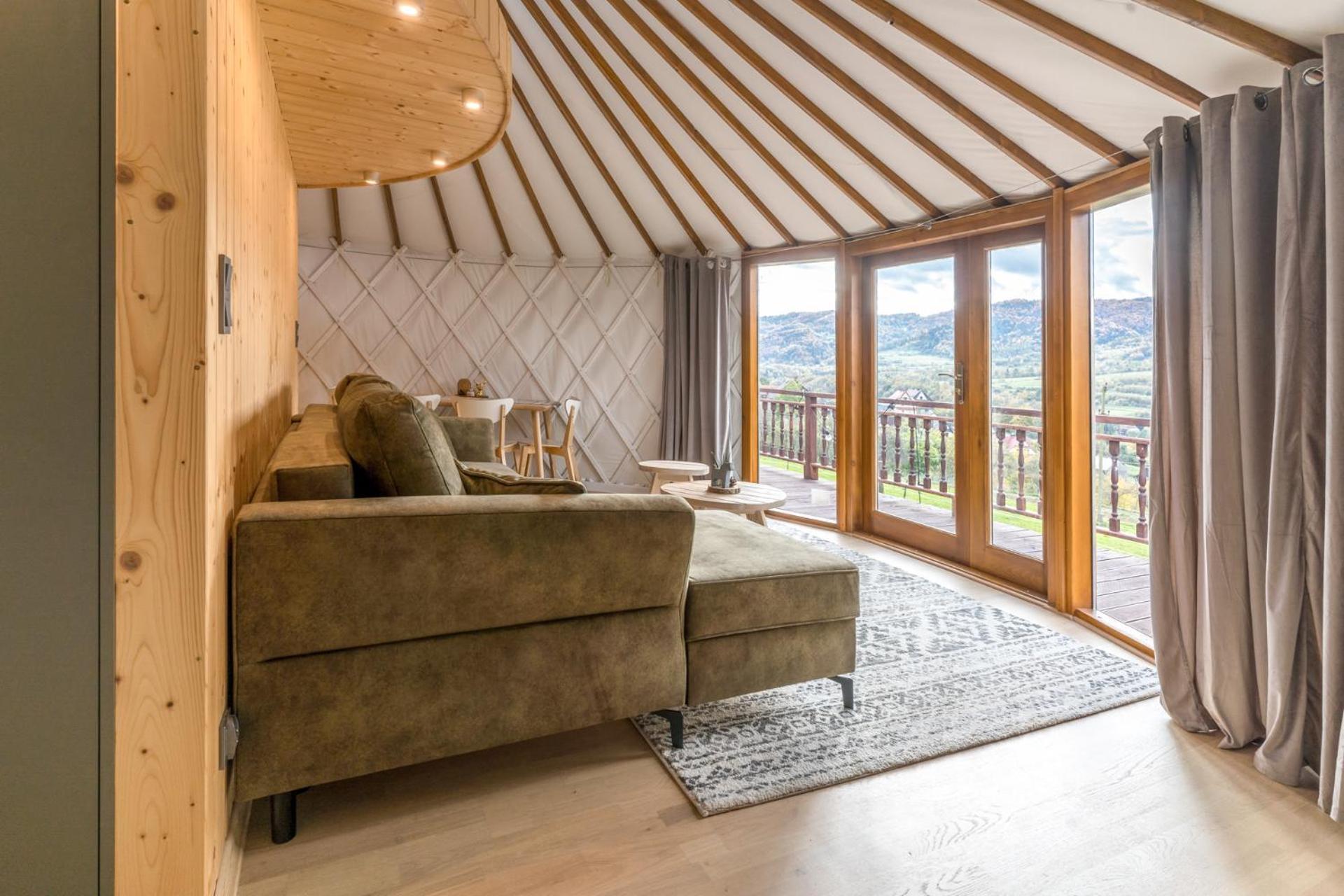 Gorski Glamping - Caloroczne Jurty Z Widokiem Tylmanowa Exterior foto